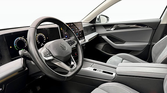 Volkswagen Passat 7 of 19