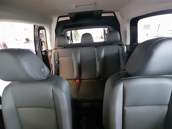Volkswagen Caddy 17 of 25