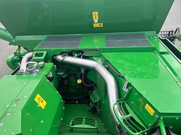 John Deere T670 10 of 16