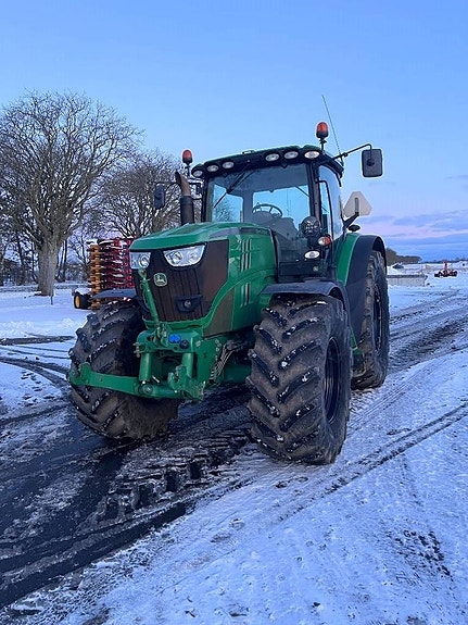 John Deere 6210 R 2 of 5