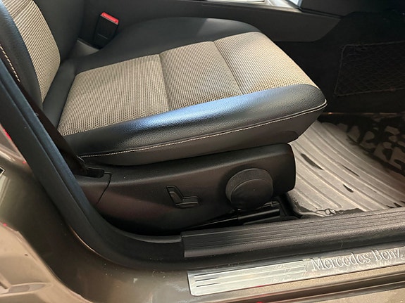 Mercedes-Benz C180 14 of 18