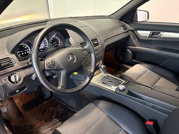 Mercedes-Benz C180 7 of 18