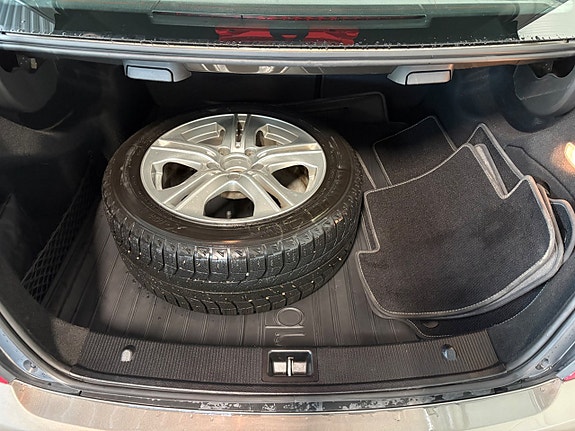 Mercedes-Benz C180 18 of 18