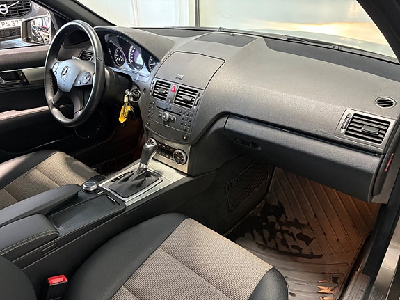 Mercedes-Benz C180 12 of 18