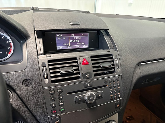 Mercedes-Benz C180 15 of 18