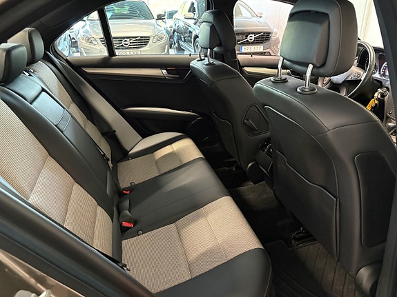 Mercedes-Benz C180 17 of 18