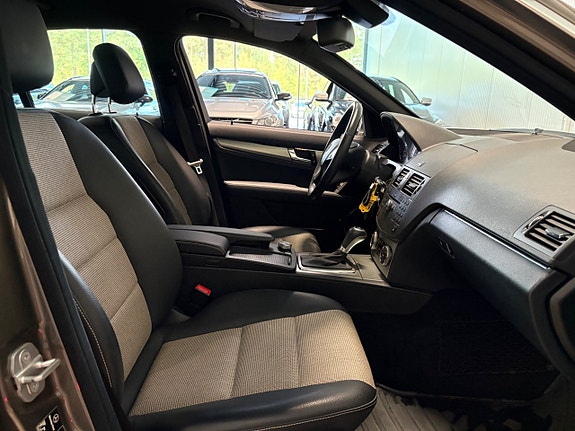 Mercedes-Benz C180 13 of 18