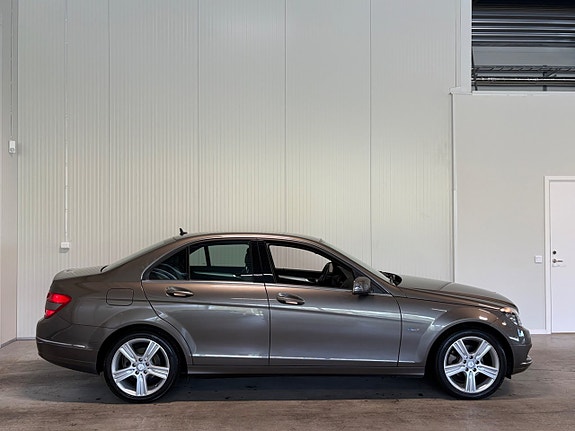 Mercedes-Benz C180 2 of 18