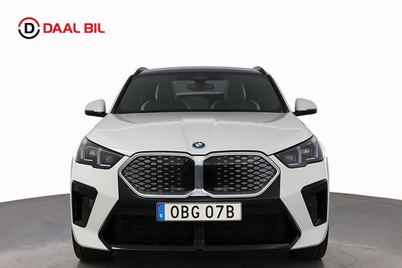BMW iX2 2 of 29