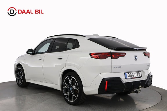 BMW iX2 8 of 29