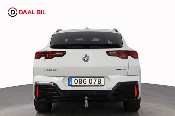 BMW iX2 7 of 29