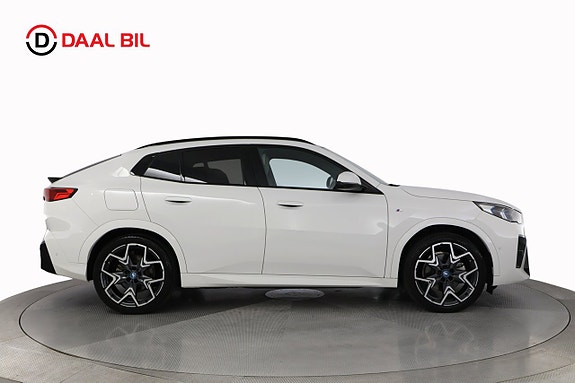 BMW iX2 5 of 29