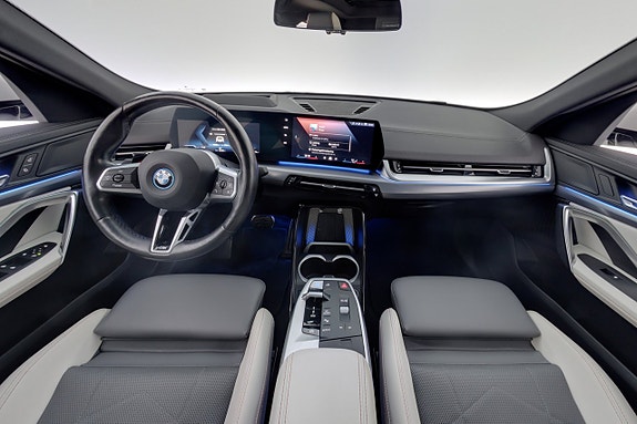 BMW iX2 13 of 29