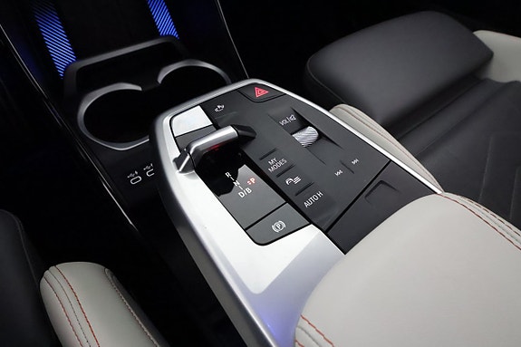 BMW iX2 25 of 29