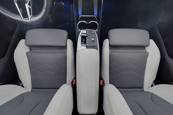 BMW iX2 14 of 29