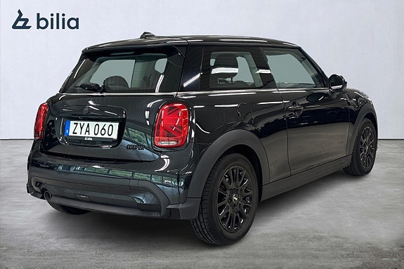 MINI Cooper 17 of 18