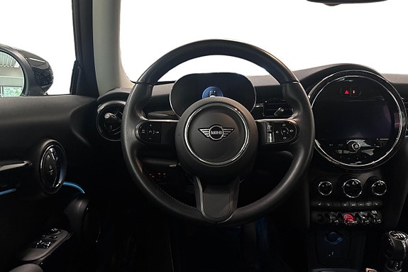 MINI Cooper 9 of 18