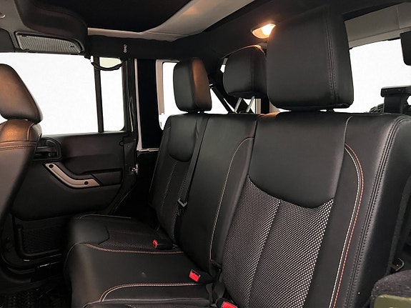 Jeep Wrangler Unlimited 23 of 28