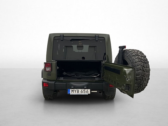 Jeep Wrangler Unlimited 24 of 28