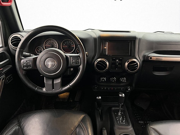 Jeep Wrangler Unlimited 12 of 28