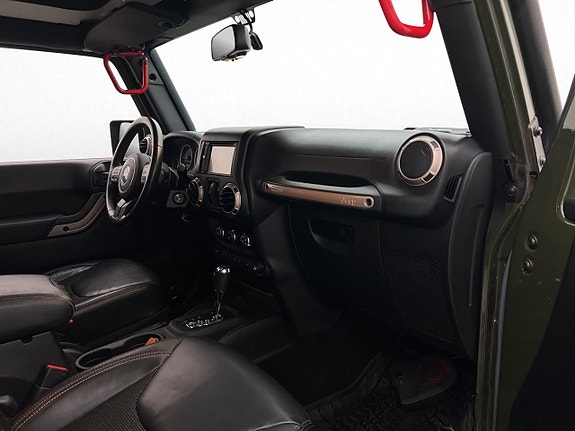 Jeep Wrangler Unlimited 22 of 28