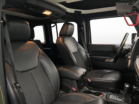 Jeep Wrangler Unlimited 21 of 28