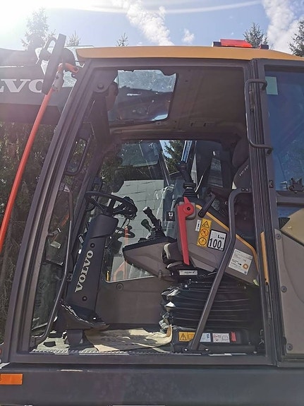 Volvo EW 160 E 13 of 24