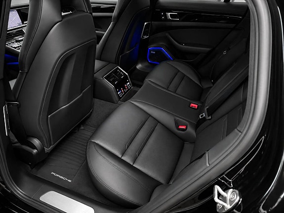 Porsche Panamera 4 13 of 13