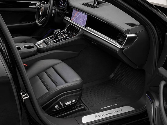 Porsche Panamera 4 10 of 13