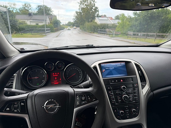 Opel Astra 10 of 15