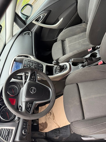 Opel Astra 9 of 15