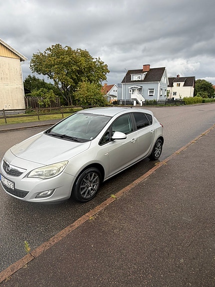 Opel Astra 4 of 15