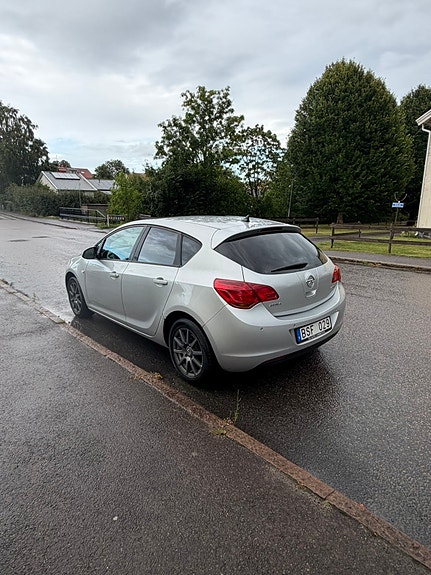 Opel Astra 3 of 15
