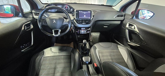Peugeot 2008 2 of 8