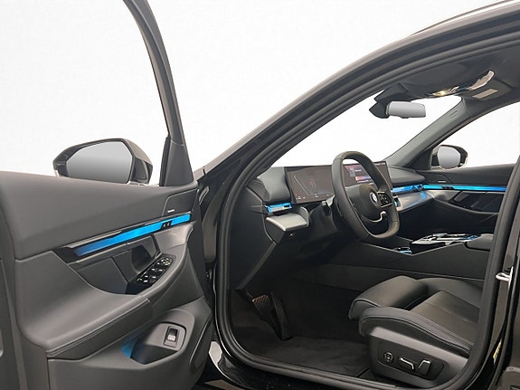 BMW 530e 12 of 30