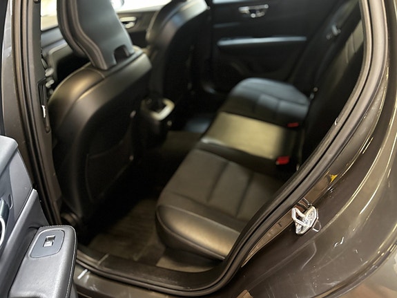 Volvo V60 6 of 7