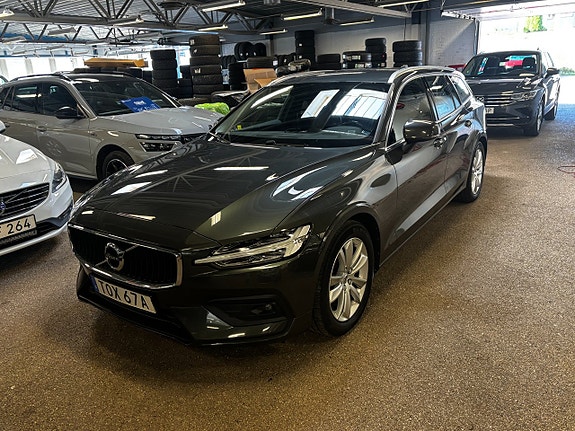 Volvo V60 2 of 7