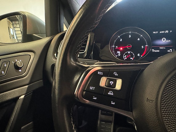 Volkswagen Golf I 19 of 22