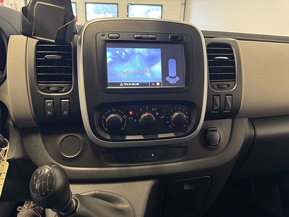 Renault Trafic 8 of 9
