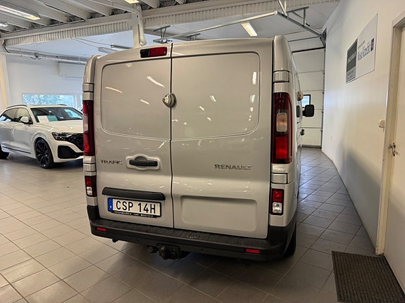 Renault Trafic 4 of 9