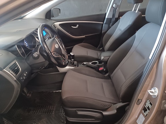 Hyundai i30 11 of 16
