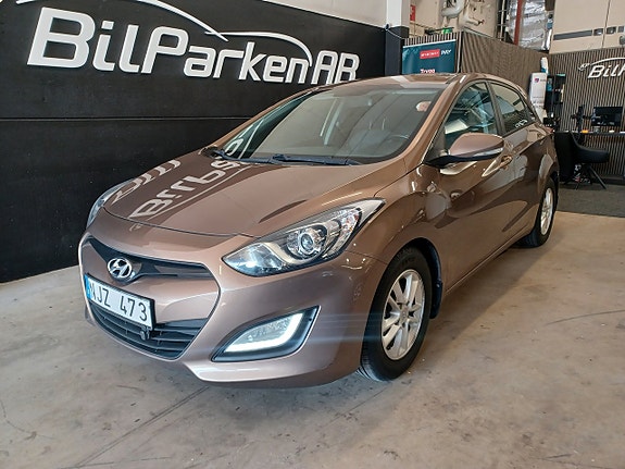 Hyundai i30 2 of 16