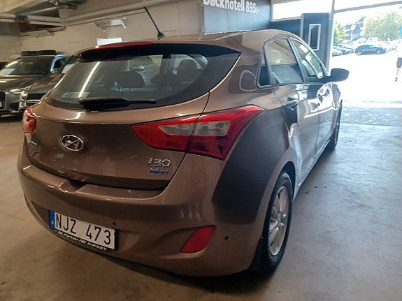 Hyundai i30 7 of 16