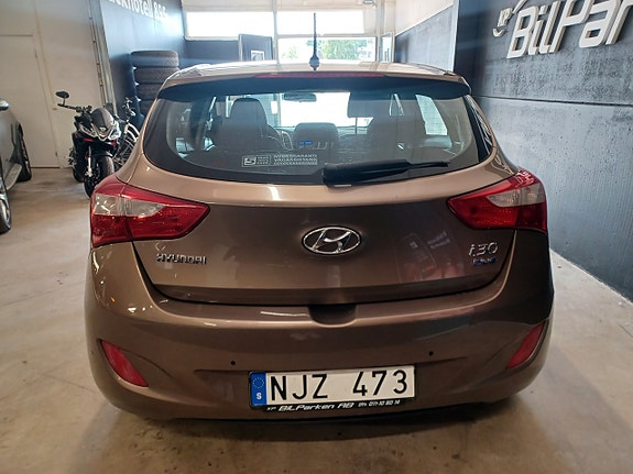 Hyundai i30 6 of 16