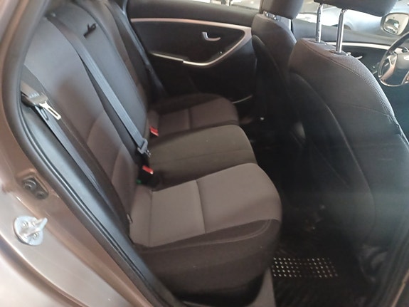 Hyundai i30 9 of 16