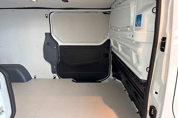 Renault Trafic 13 of 15