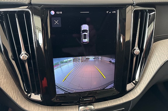 Volvo XC60 17 of 23