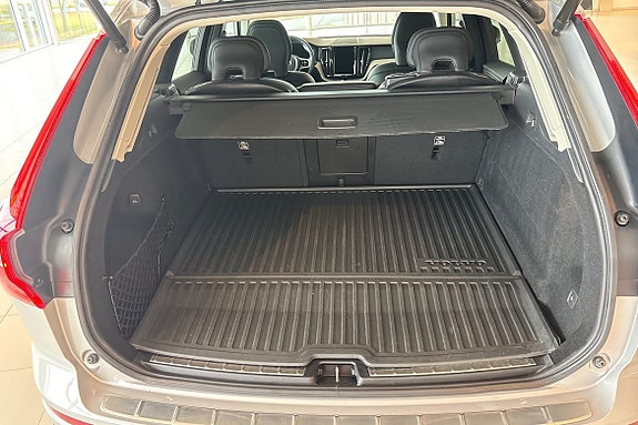 Volvo XC60 13 of 23