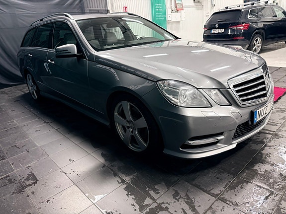Mercedes-Benz E250 9 of 12