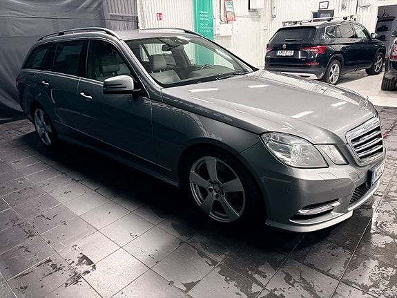 Mercedes-Benz E250 7 of 12